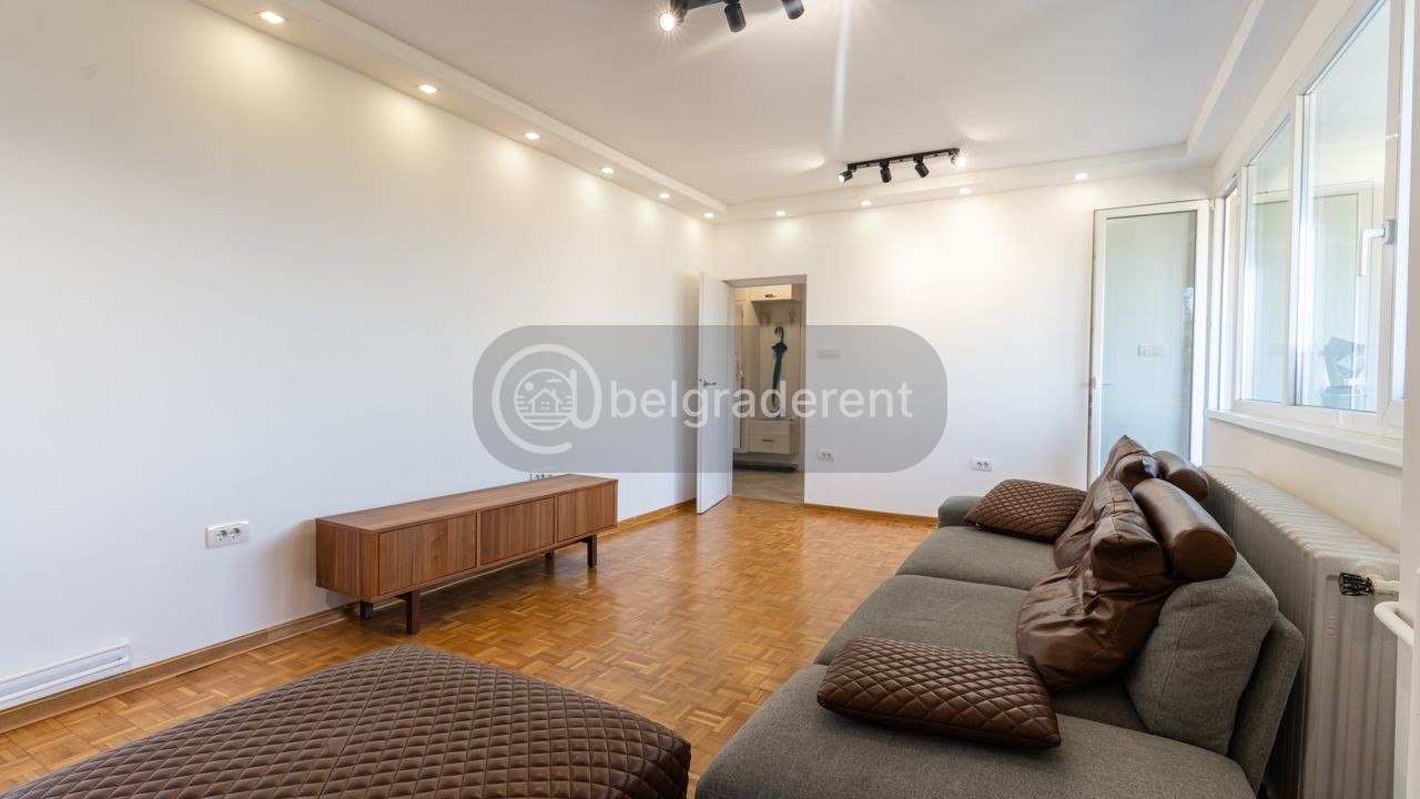 One-Bedroom Apartment in Zemun photo 2 of 8