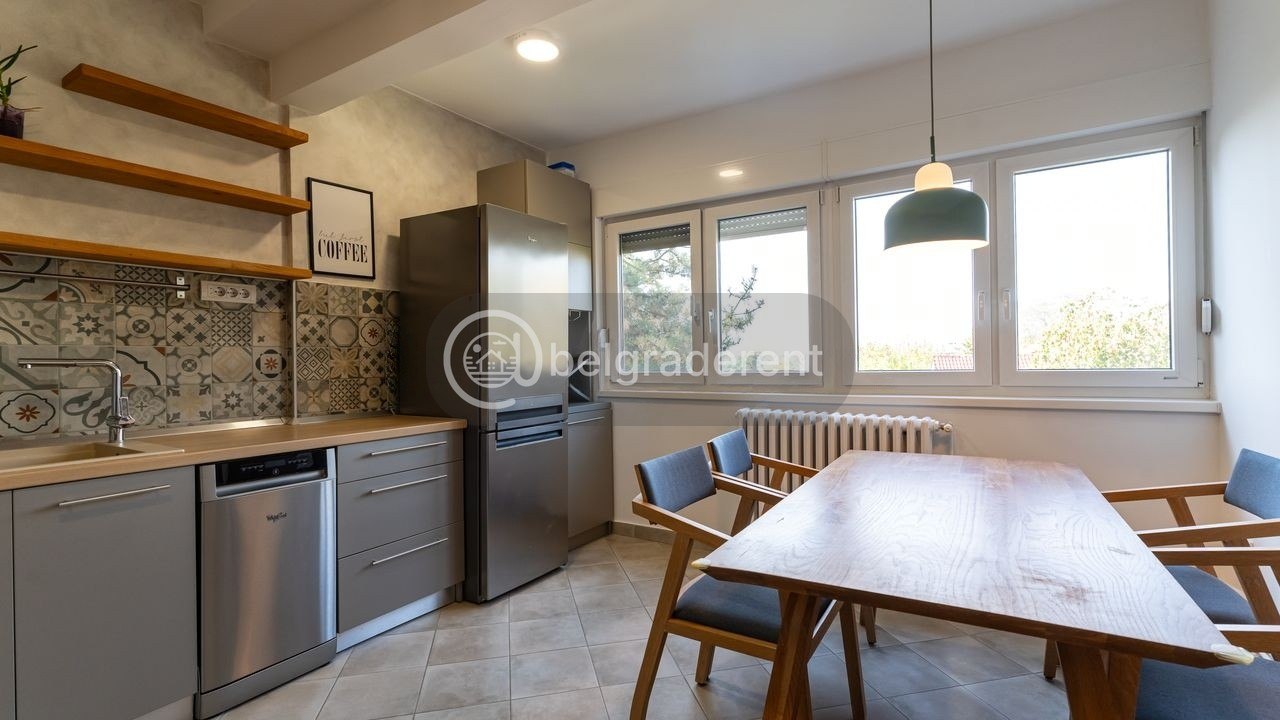 One-Bedroom Apartment in Zemun photo 3 of 8