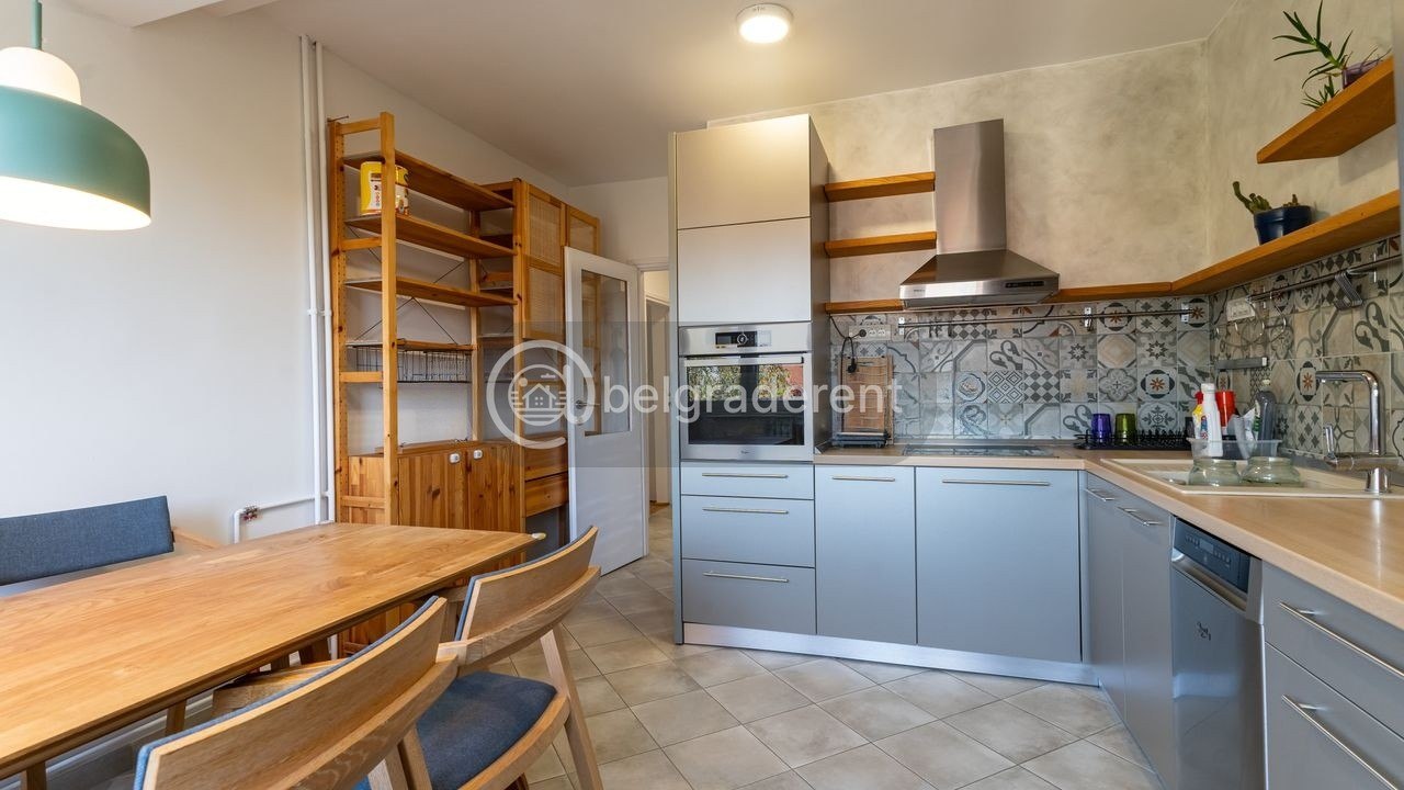 One-Bedroom Apartment in Zemun photo 4 of 8