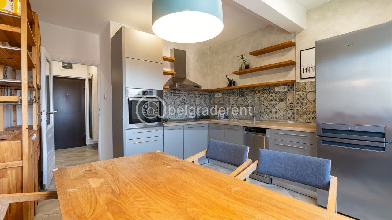 One-Bedroom Apartment in Zemun photo 5 of 8