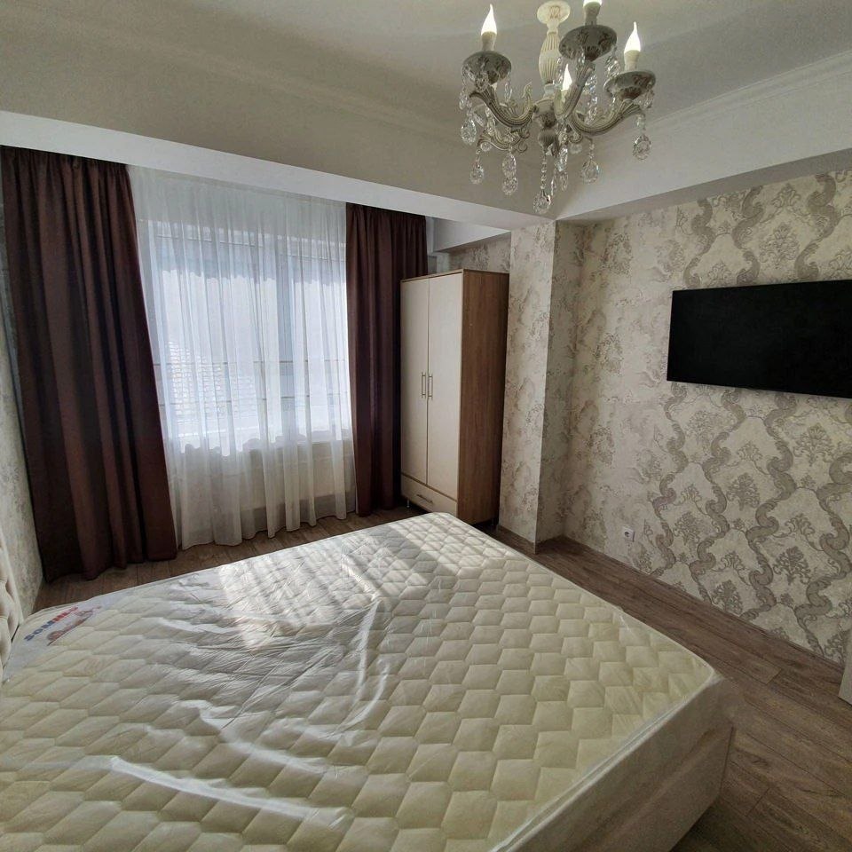 Two-Bedroom Apartment in Central Chisinau photo 1 of 8