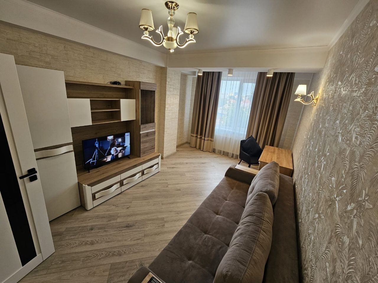 Two-Bedroom Apartment in Central Chisinau photo 4 of 8