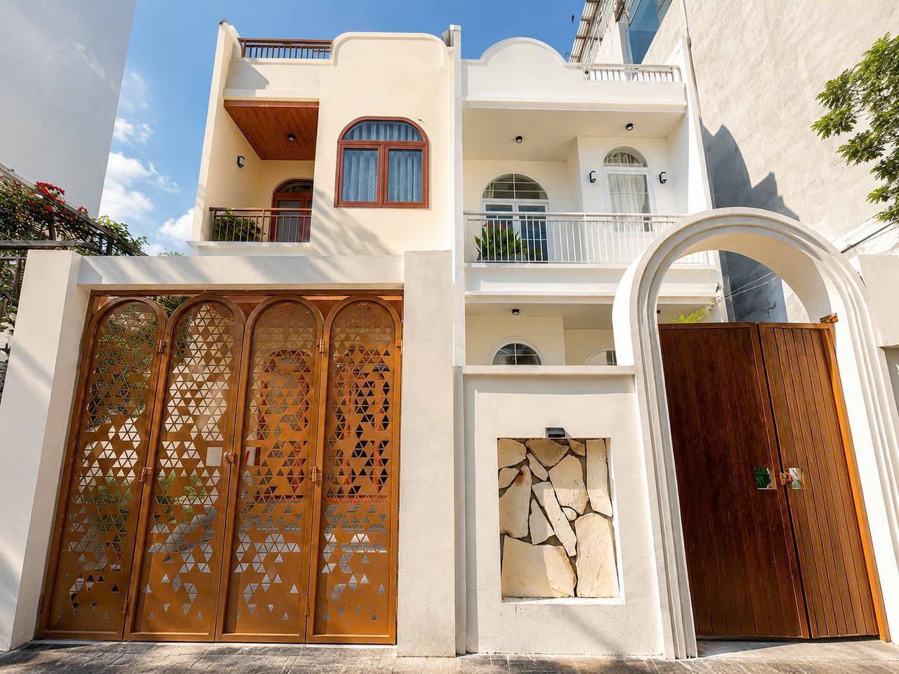 Two-Story House with 3 Bedrooms in Hai Chau photo 1 of 8