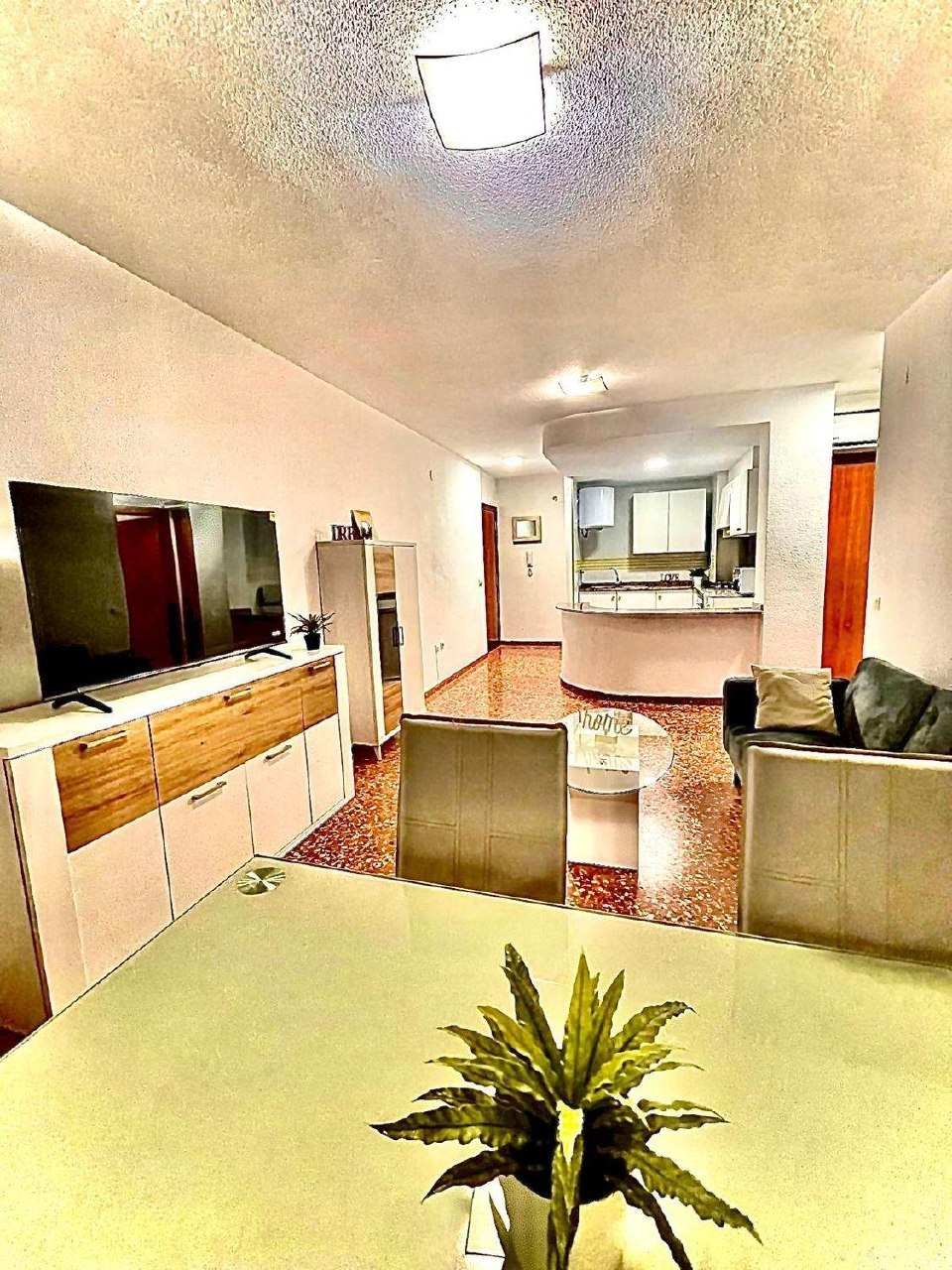 2-Bedroom Apartment in Benimàmet, Valencia photo 1 of 8