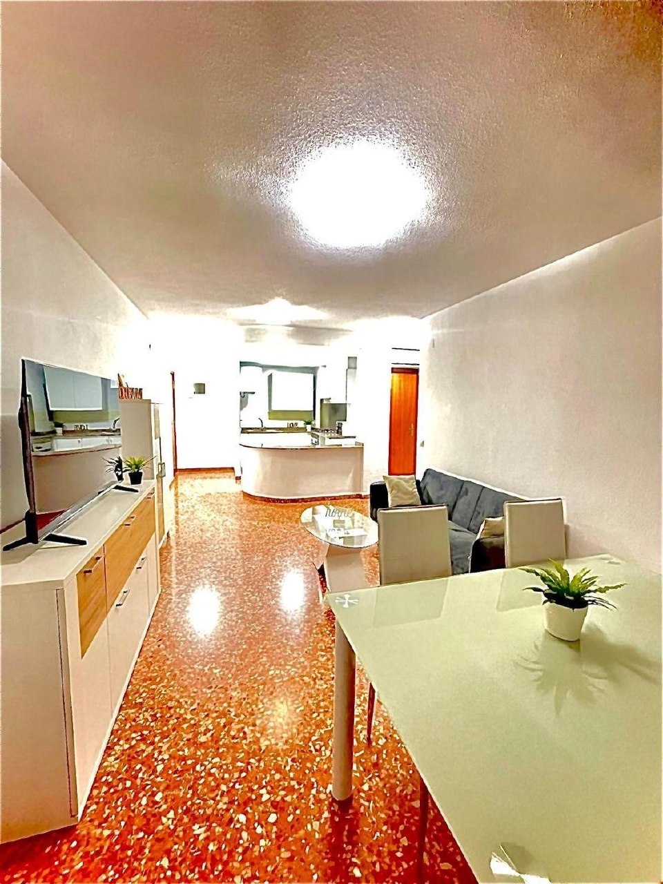 2-Bedroom Apartment in Benimàmet, Valencia photo 5 of 8