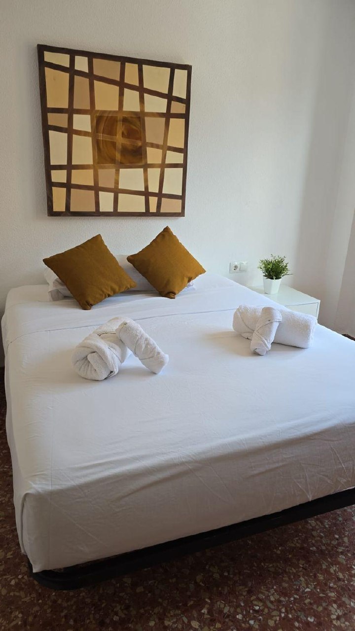 2-Bedroom Apartment in Benimàmet, Valencia photo 6 of 8