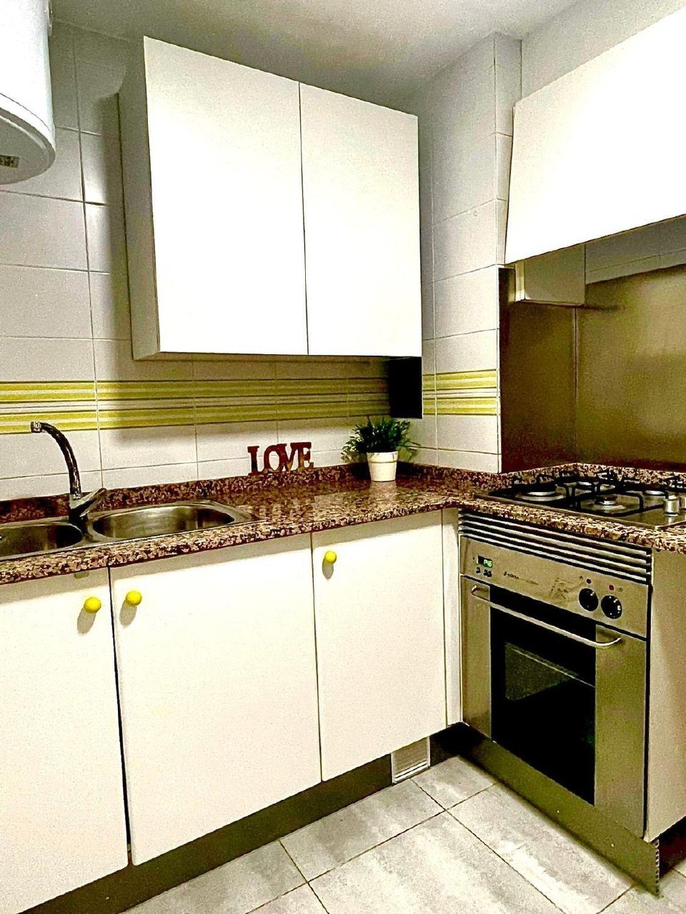 2-Bedroom Apartment in Benimàmet, Valencia photo 7 of 8