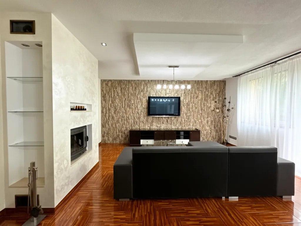Furnished 4-Room Apartment in Karlova Ves photo 2 of 8