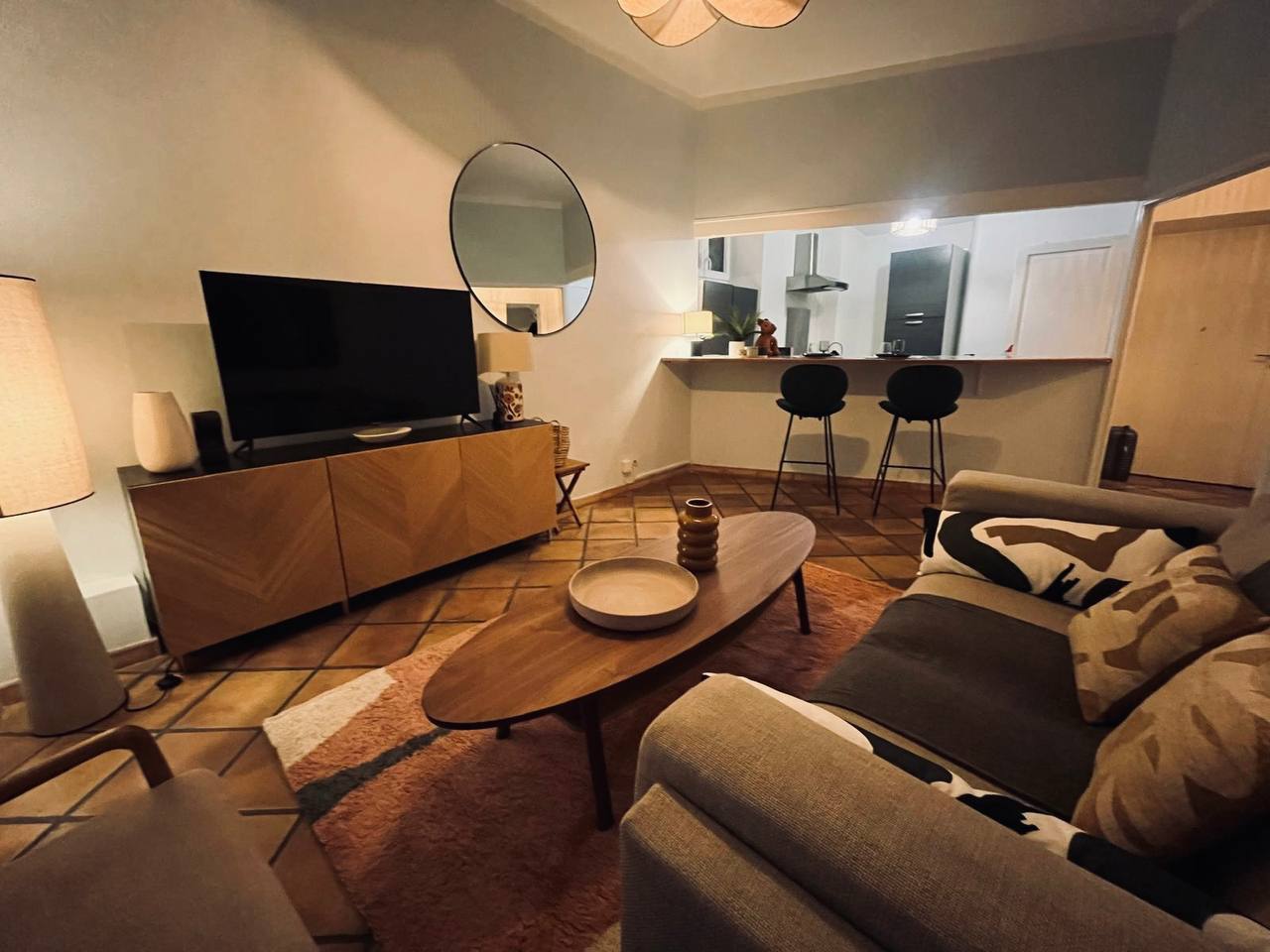 Furnished 2-Bedroom Apartment Near Nice Port photo 6 of 8