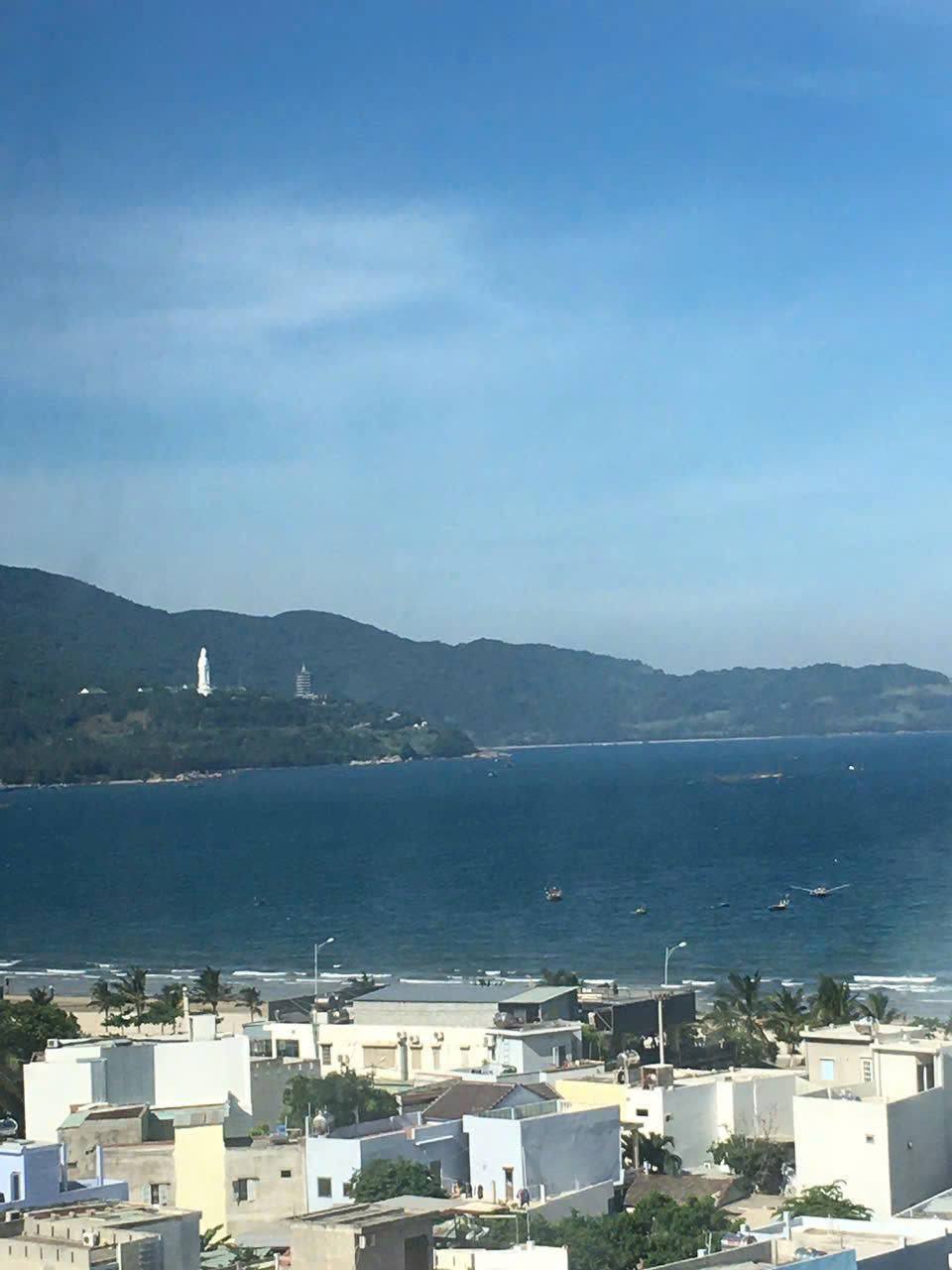1-Bedroom Sea-View Apartment in Son Tra photo 2 of 8