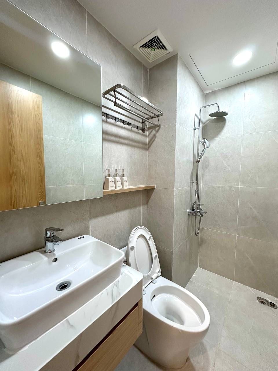 Brand-New Furnished Apartment with Sea View photo 7 of 7