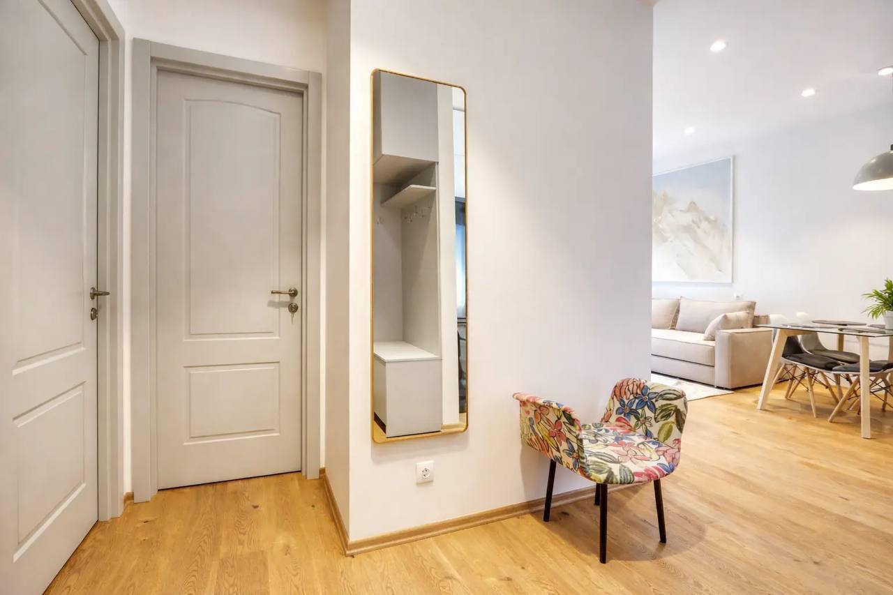 Two-Bedroom Apartment in Saburtalo photo 2 of 8