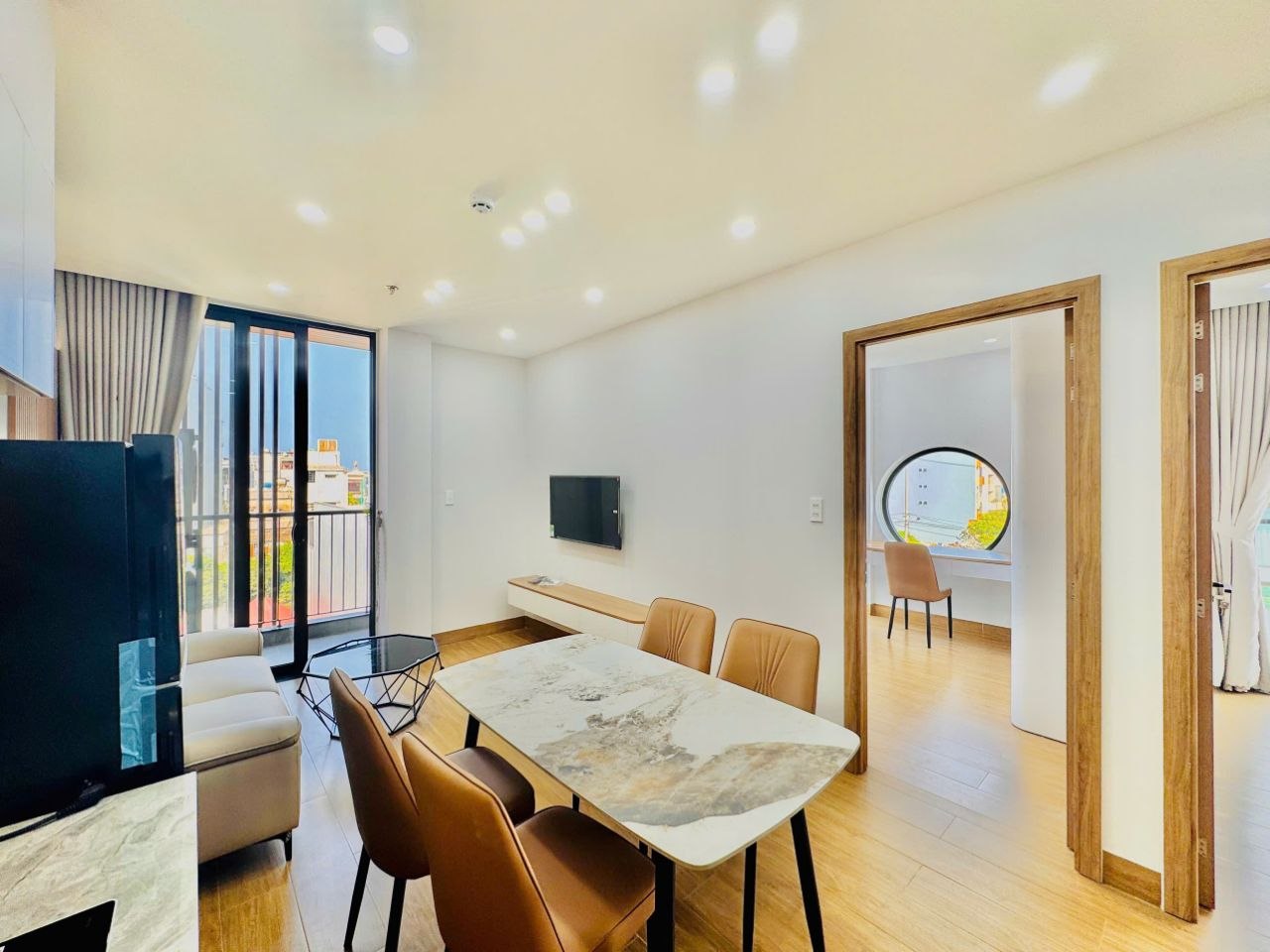 Просторная новая квартира с 2 спальнями photo 3 of 8
