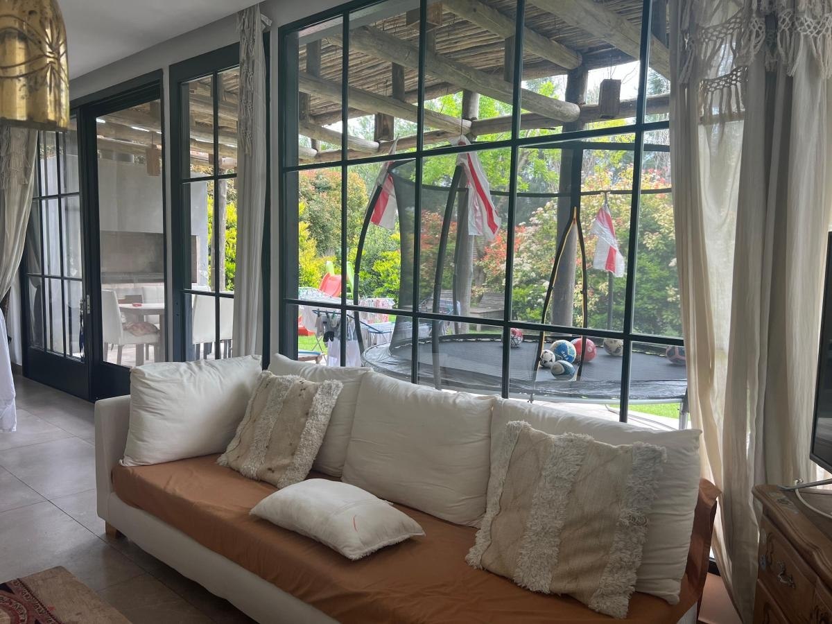 Furnished Summer House with Pool Access in General Pacheco photo 3 of 8