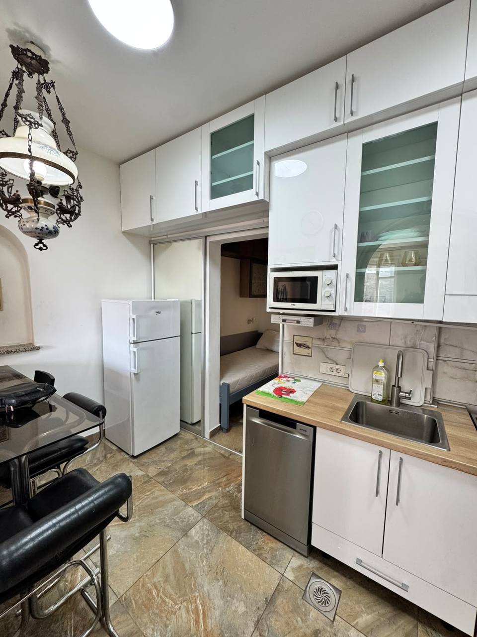1-Bedroom Apartment in Jug Bogdanova photo 3 of 5