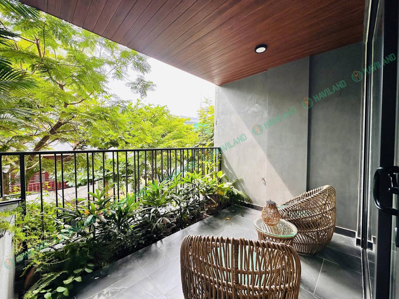 Luxury 1-Bedroom Apartment with Large Balcony photo 2 of 8