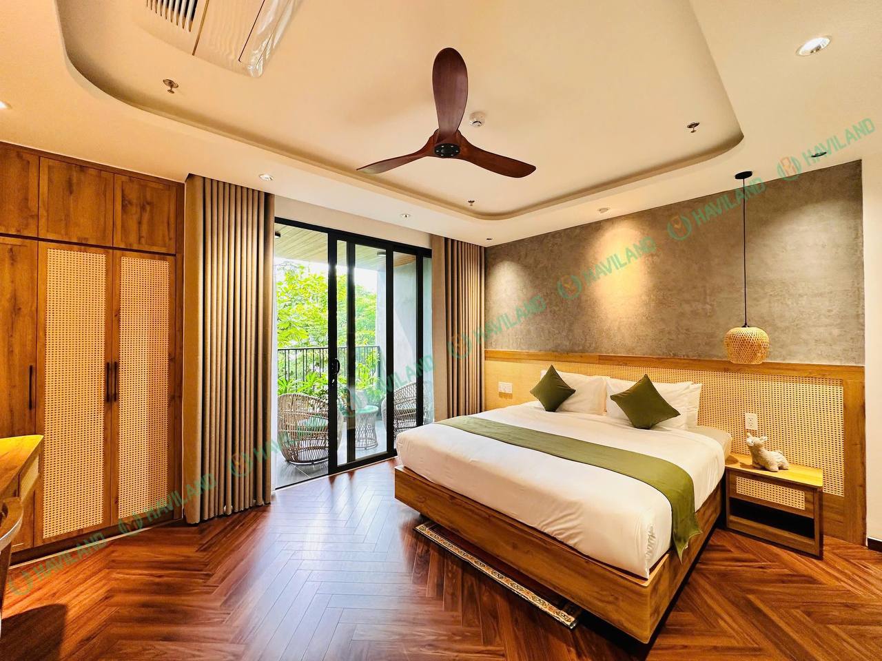 Luxury 1-Bedroom Apartment with Large Balcony photo 3 of 8
