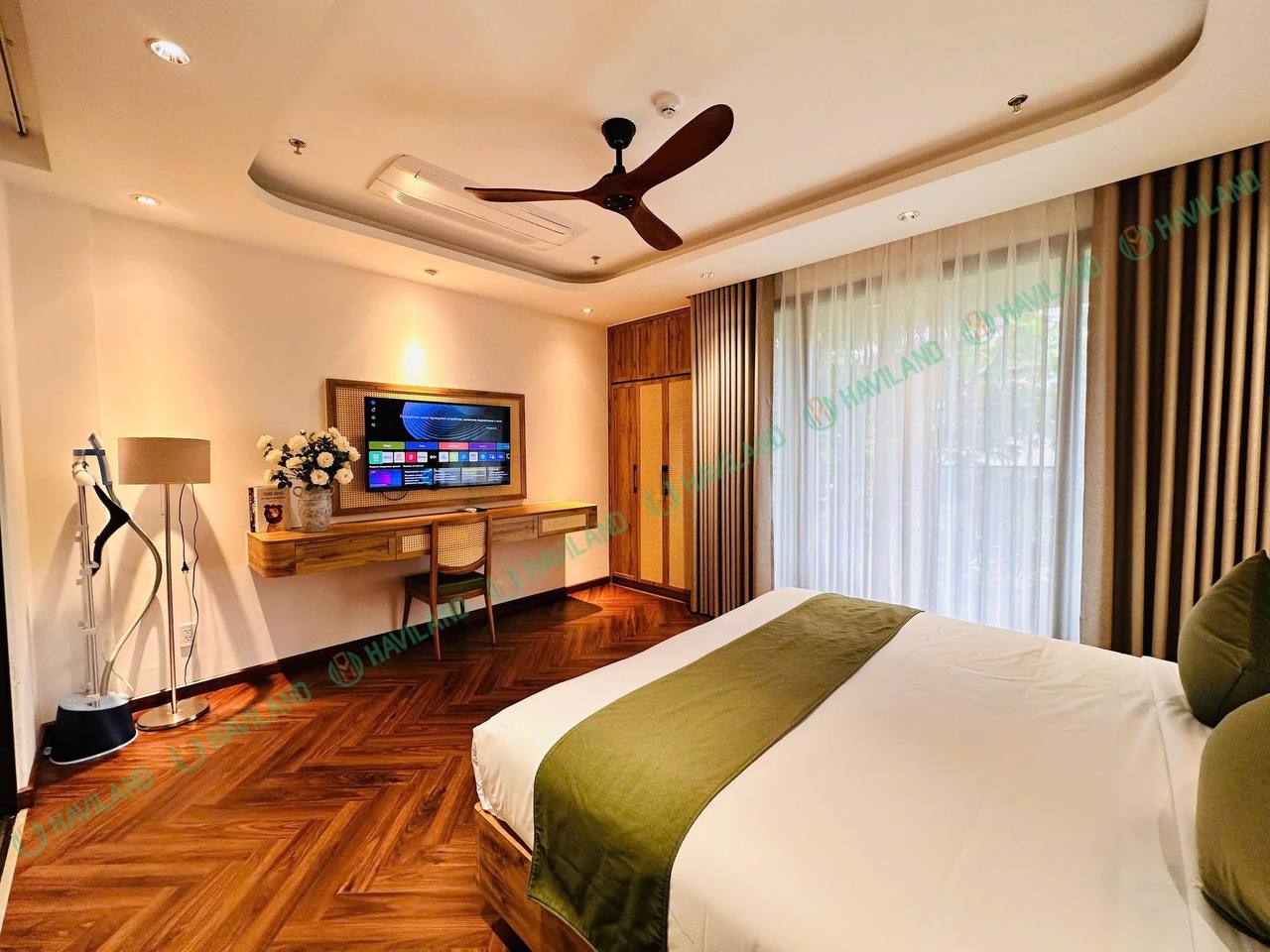 Luxury 1-Bedroom Apartment with Large Balcony photo 4 of 8