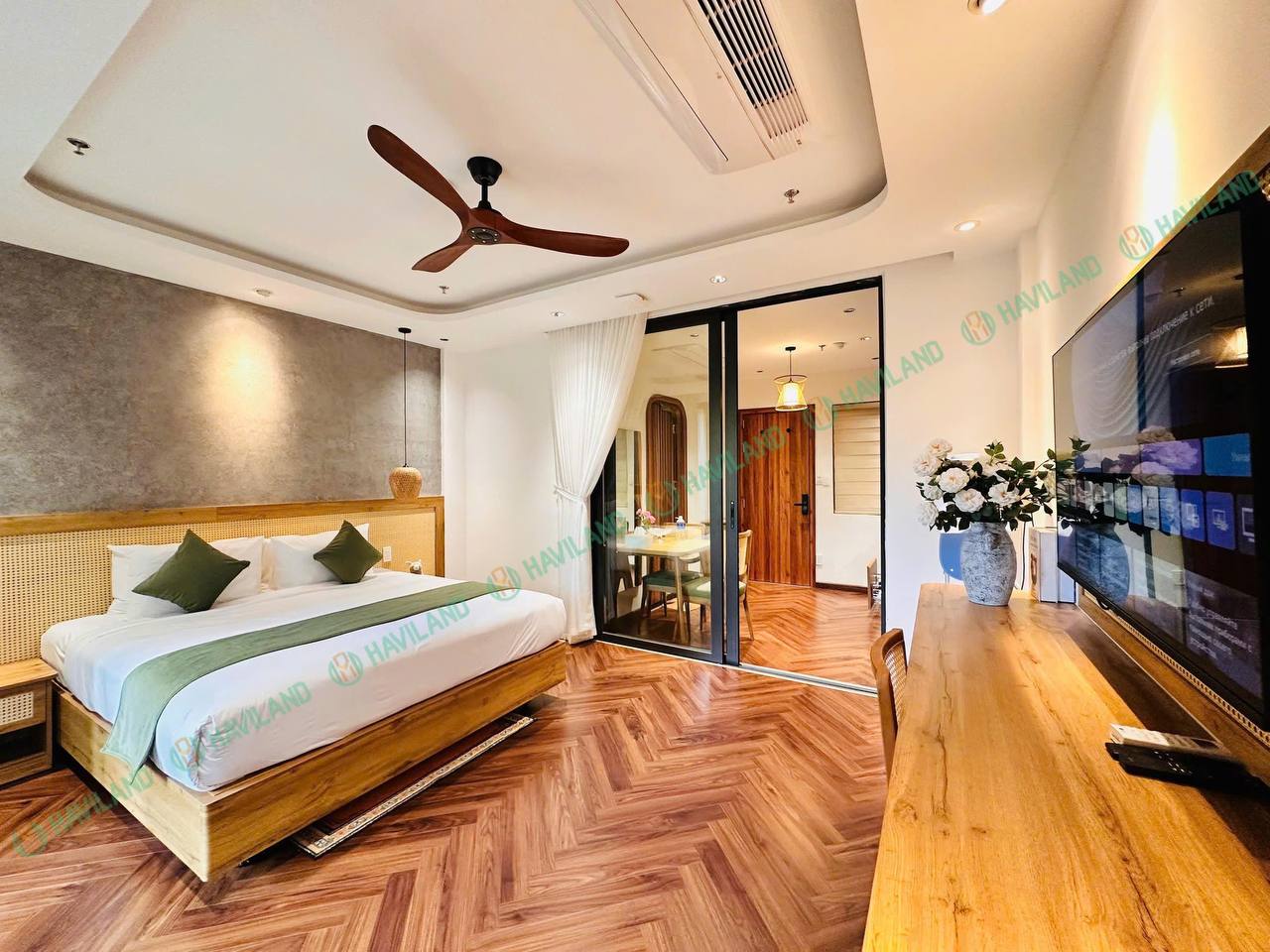 Luxury 1-Bedroom Apartment with Large Balcony photo 6 of 8