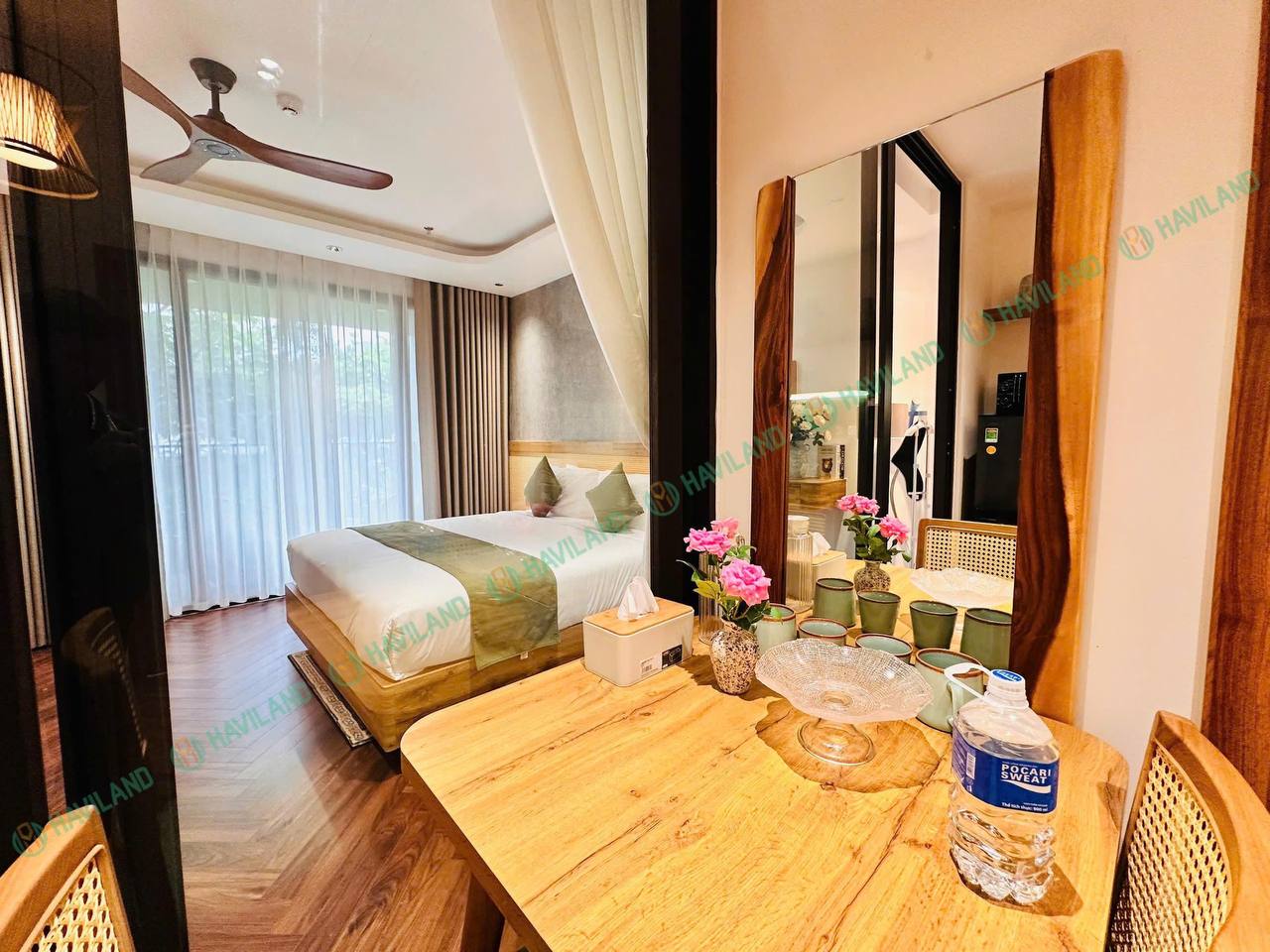 Luxury 1-Bedroom Apartment with Large Balcony photo 7 of 8