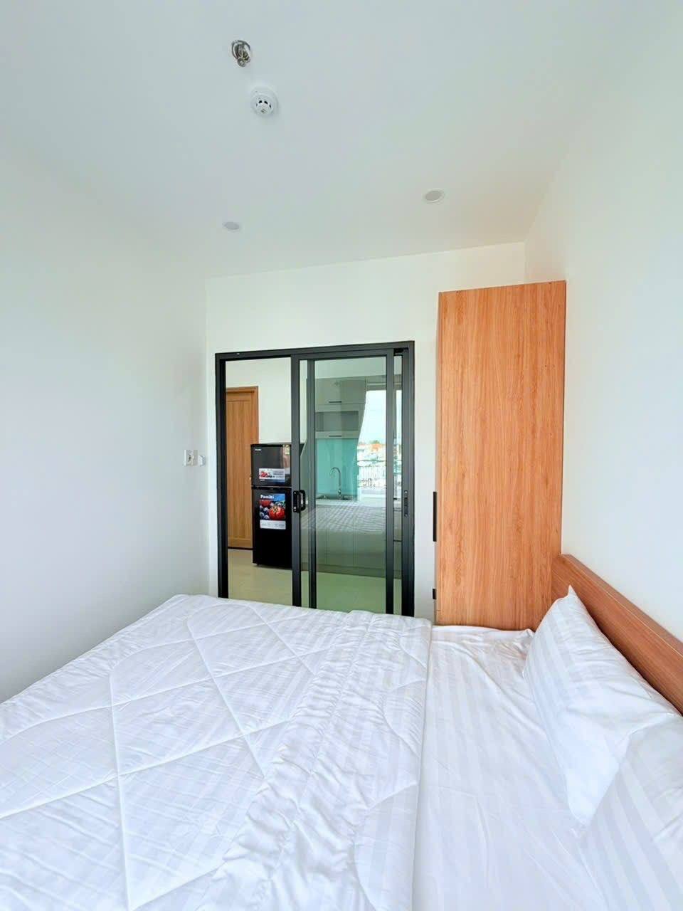 1-Bedroom Apartment with Large Balcony in Da Nang photo 5 of 8