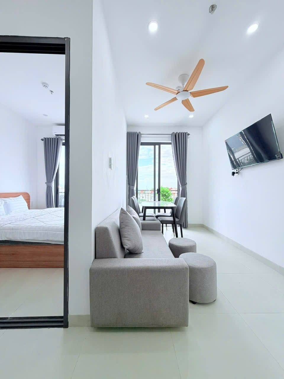 1-Bedroom Apartment with Large Balcony in Da Nang photo 6 of 8
