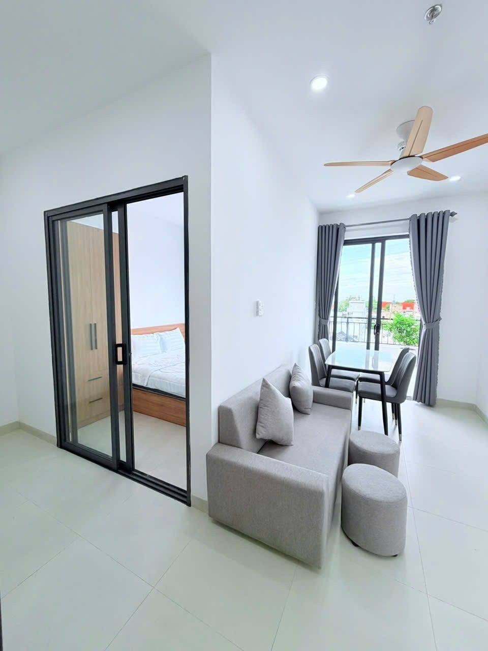 1-Bedroom Apartment with Large Balcony in Da Nang photo 7 of 8