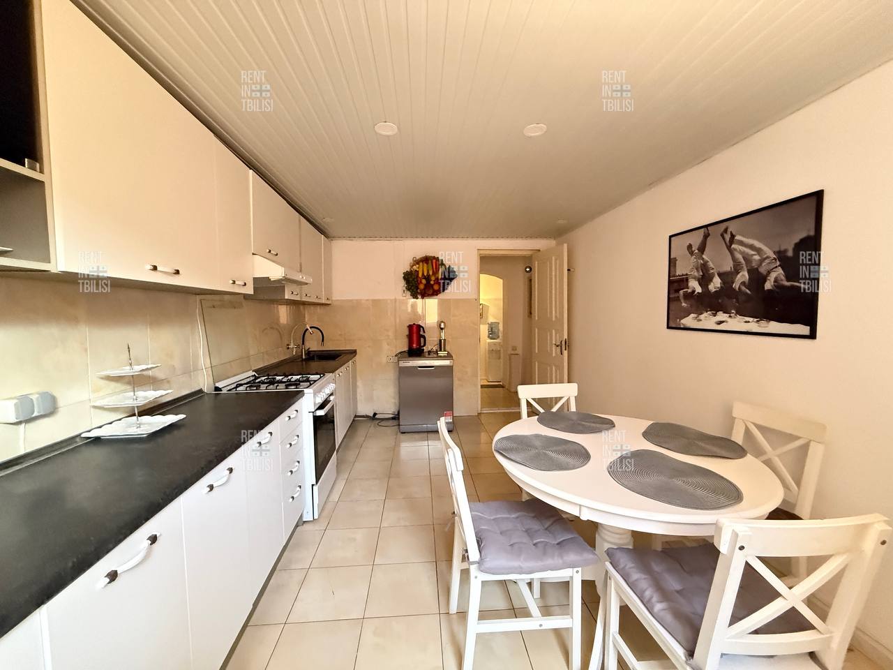 Private 4-Bedroom House Near Lisi Lake photo 5 of 8
