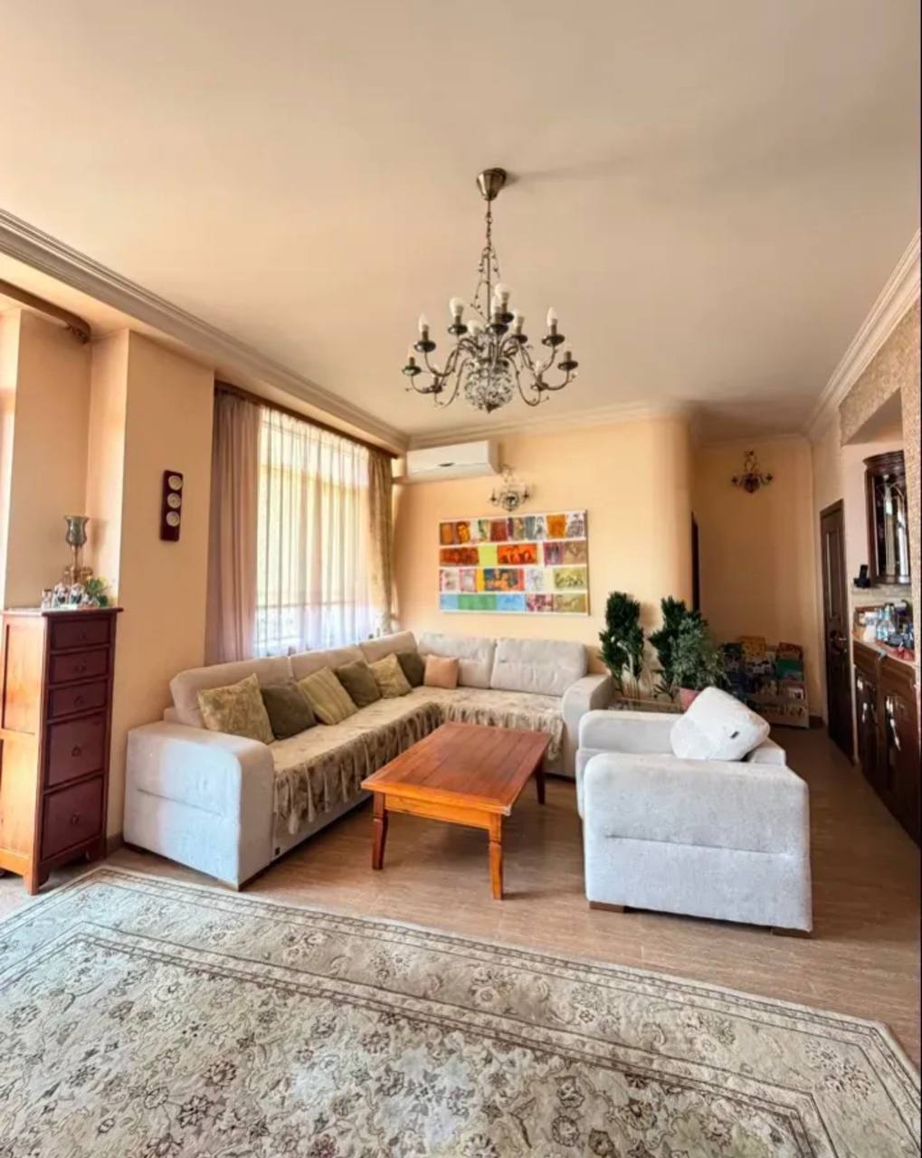 Furnished 3-Bedroom Apartment in Kentron photo 1 of 8