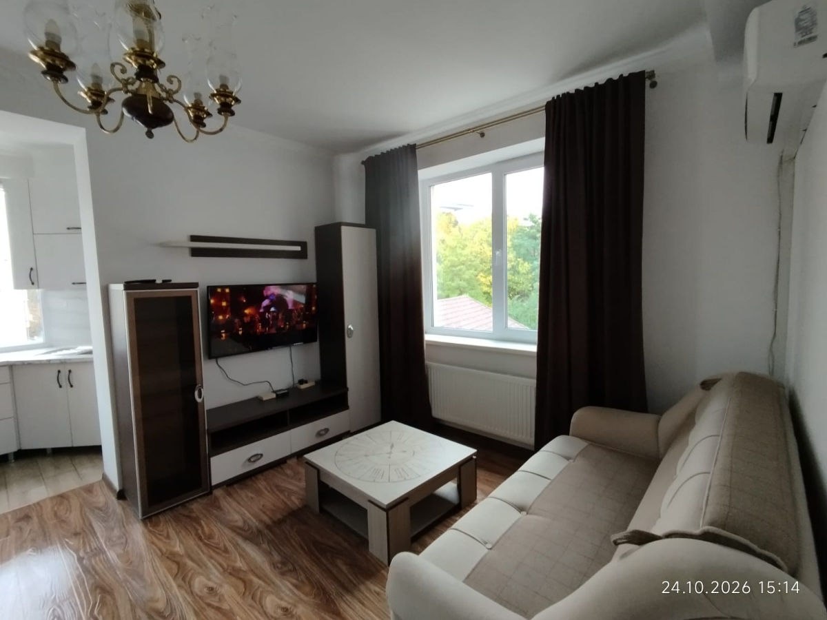 One-Bedroom Apartment with Living Room in Central Chisinau photo 3 of 8