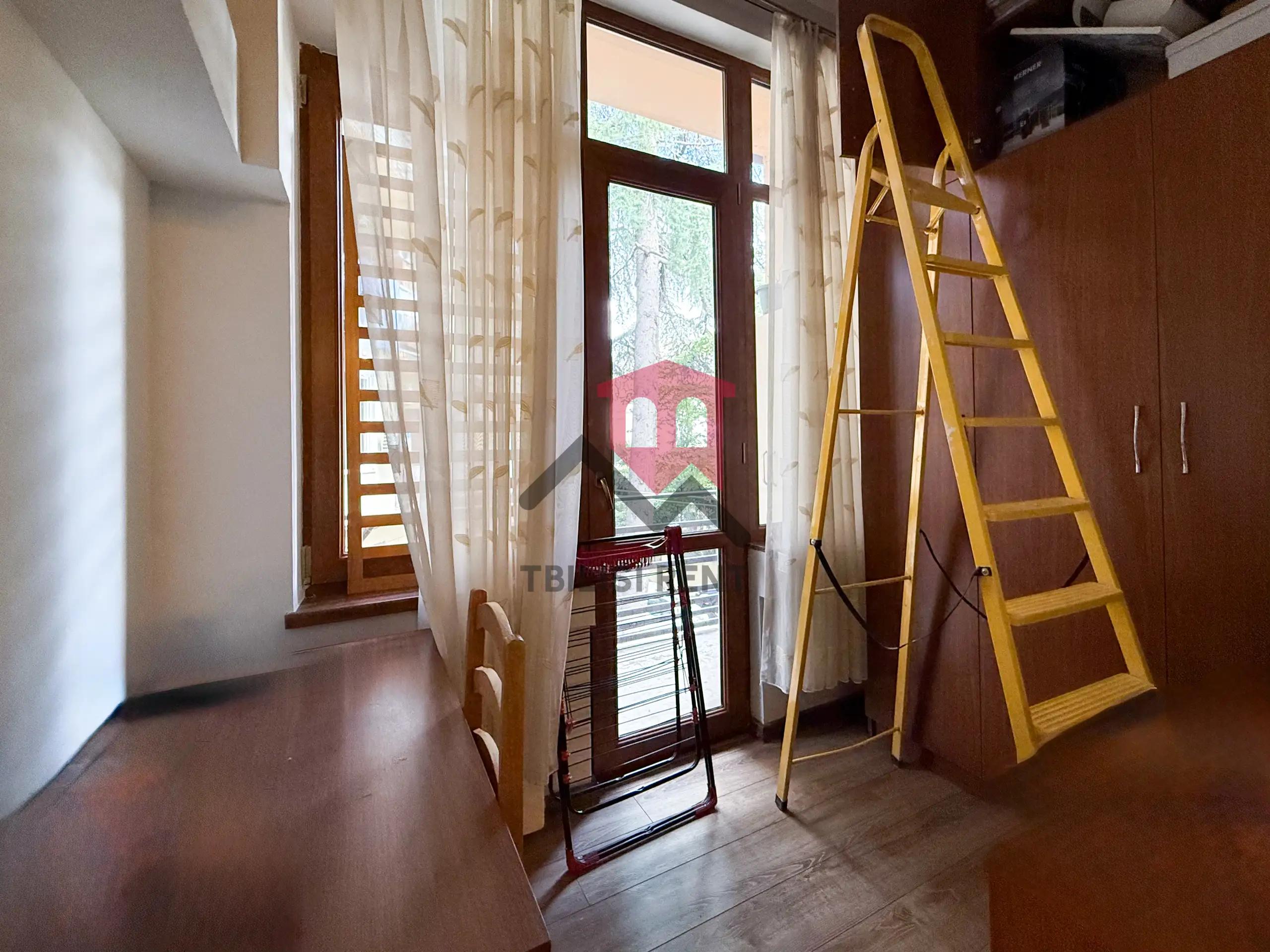 Spacious Two-Bedroom Apartment in Saburtalo photo 5 of 8