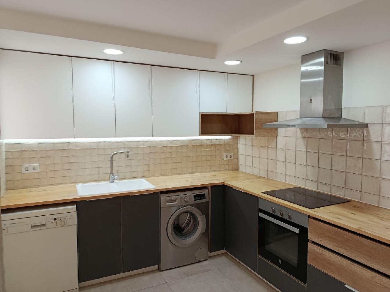 3-Bedroom Apartment for Rent in Valencia photo 1 of 8