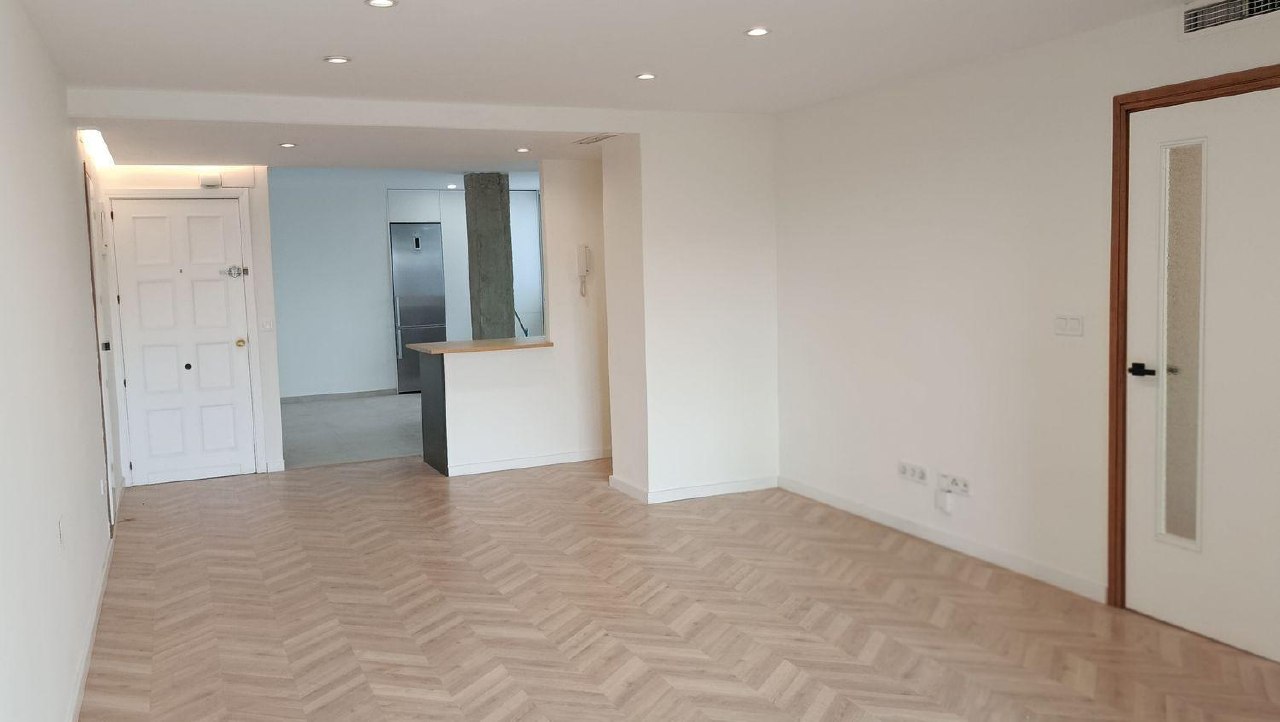 3-Bedroom Apartment for Rent in Valencia photo 5 of 8