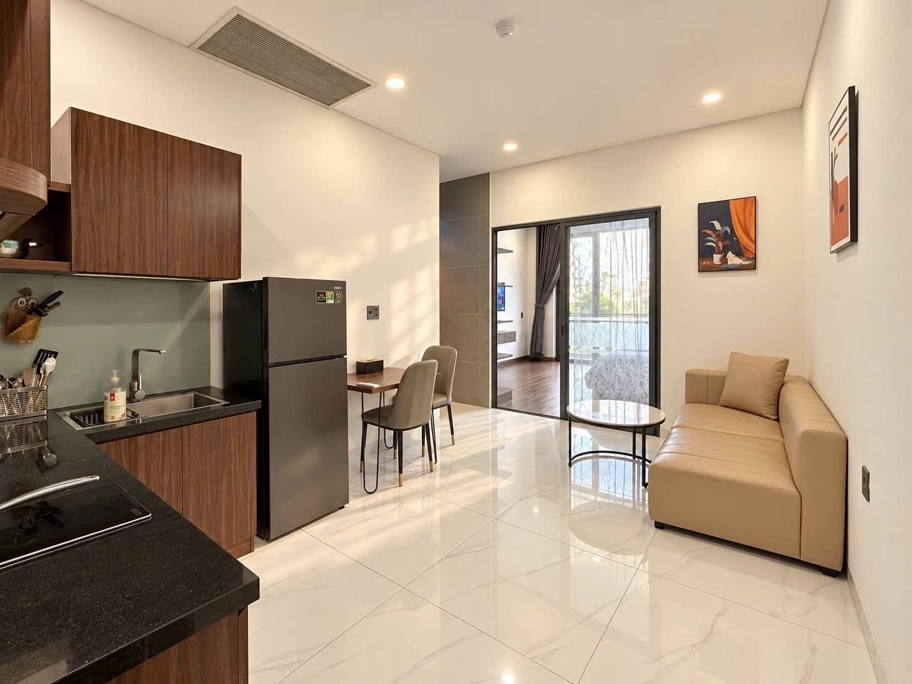 1-Bedroom Apartment in Khue My Dong photo 5 of 7