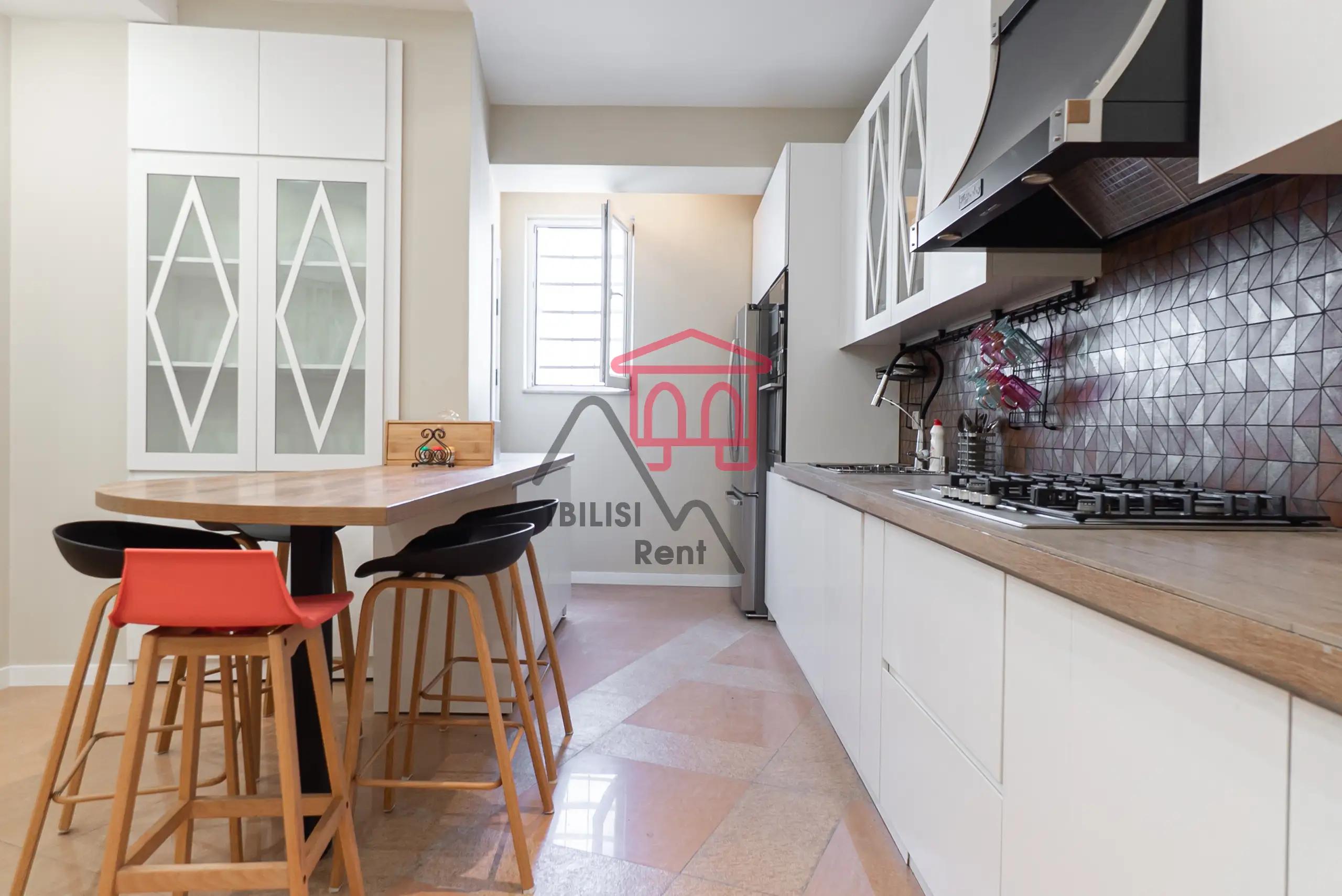 Premium 3-Bedroom Apartment in Saburtalo photo 4 of 8