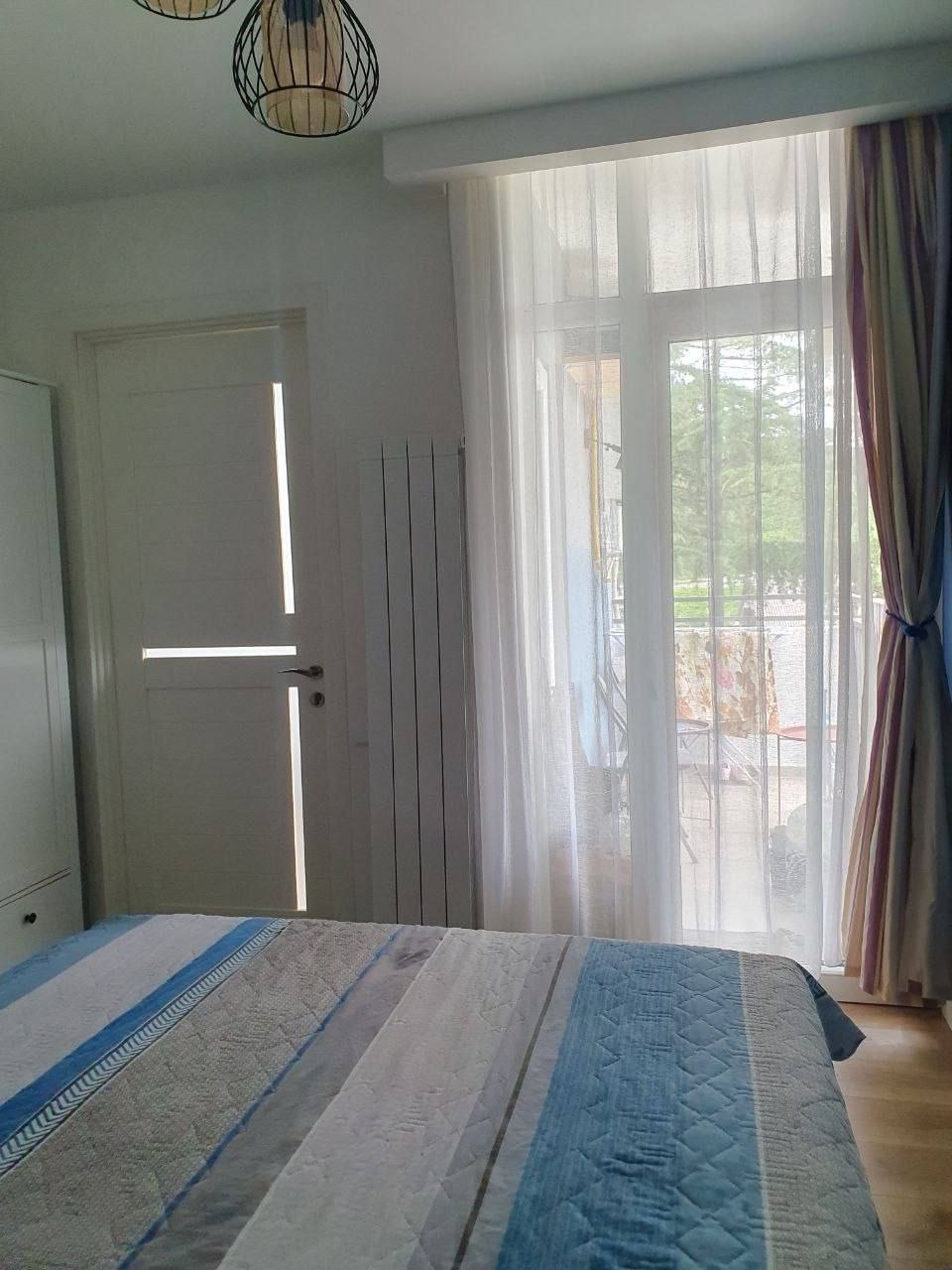 Spacious 1-Bedroom Apartment in Makhinjauri photo 5 of 7