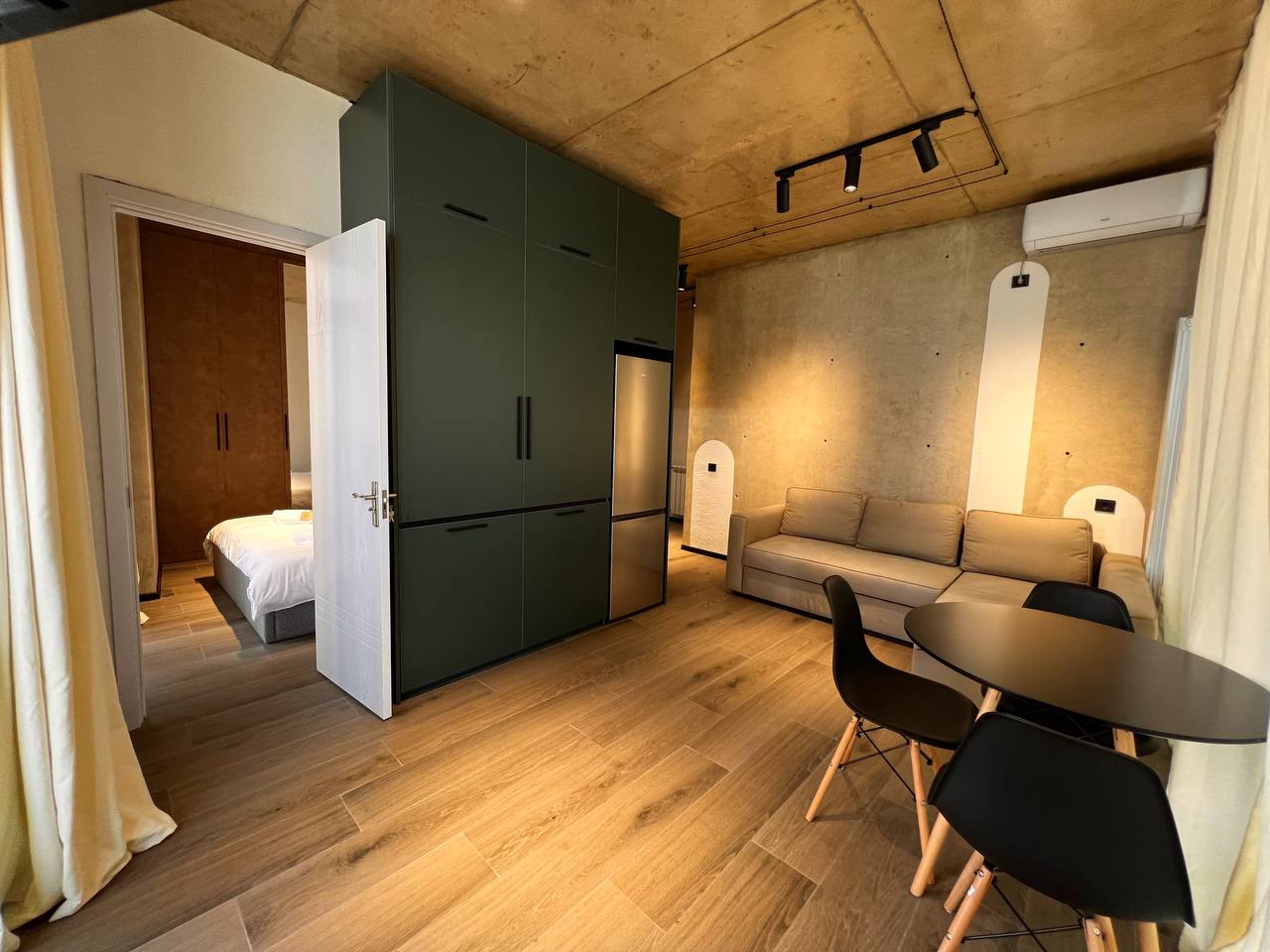 One-Bedroom Apartment Near the Sea photo 5 of 8