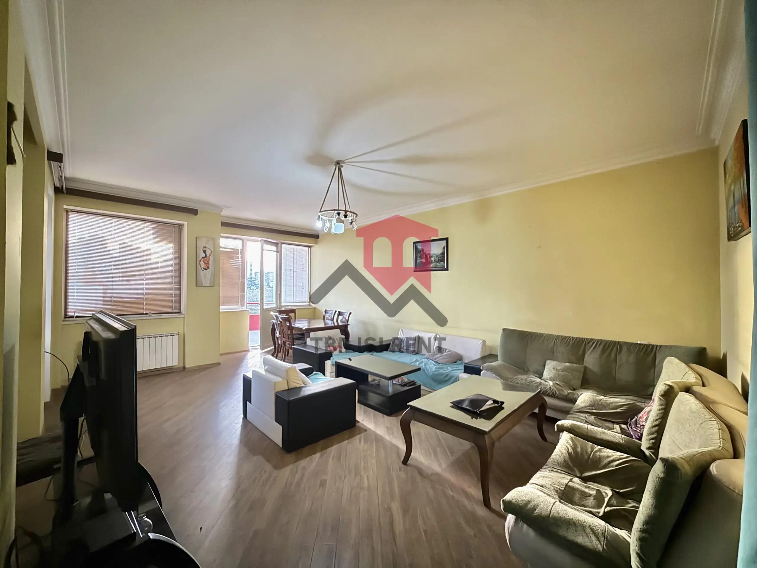 Spacious 3-Bedroom Apartment Near Sports Palace photo 4 of 8