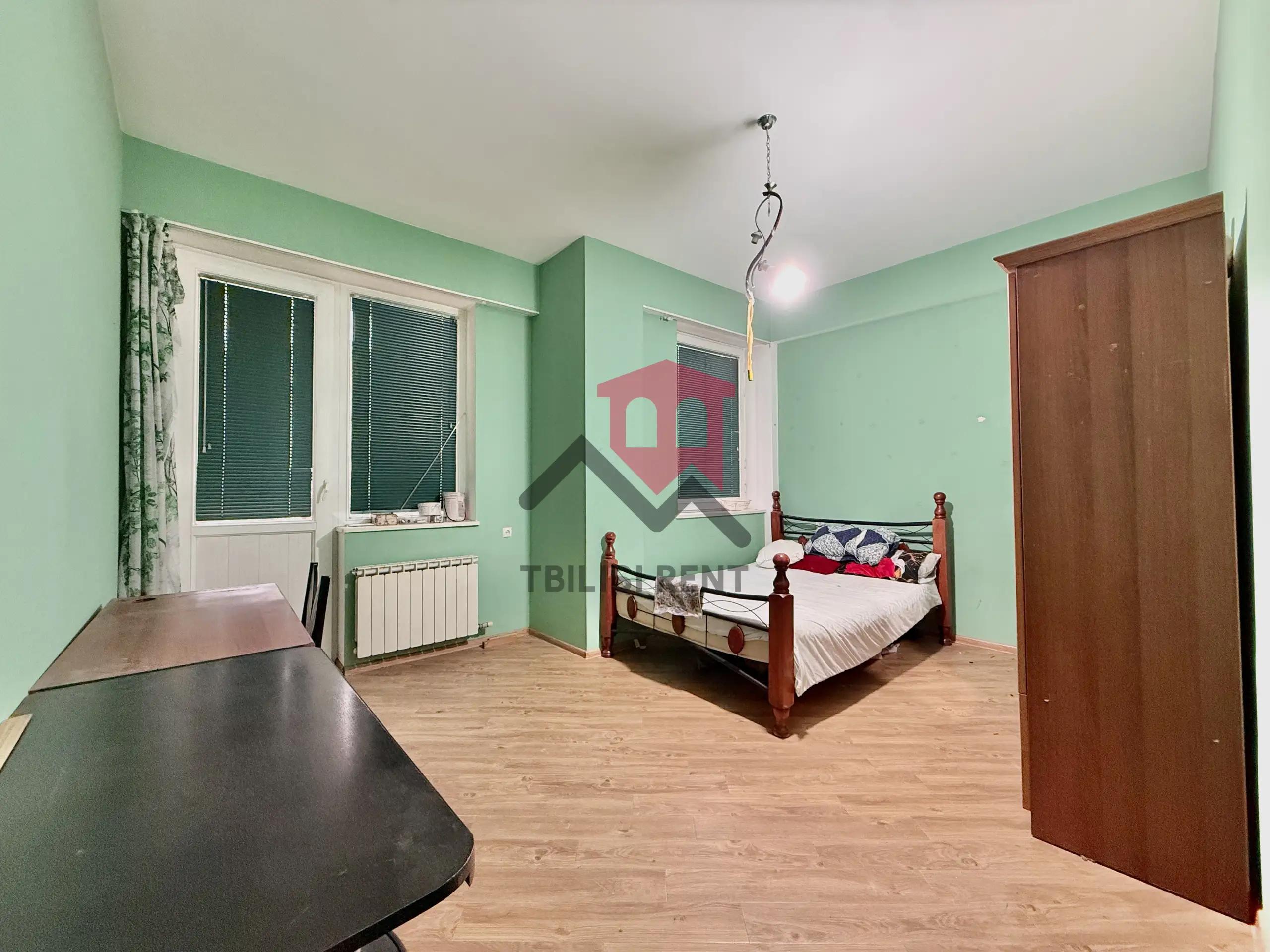 Spacious 3-Bedroom Apartment Near Sports Palace photo 6 of 8