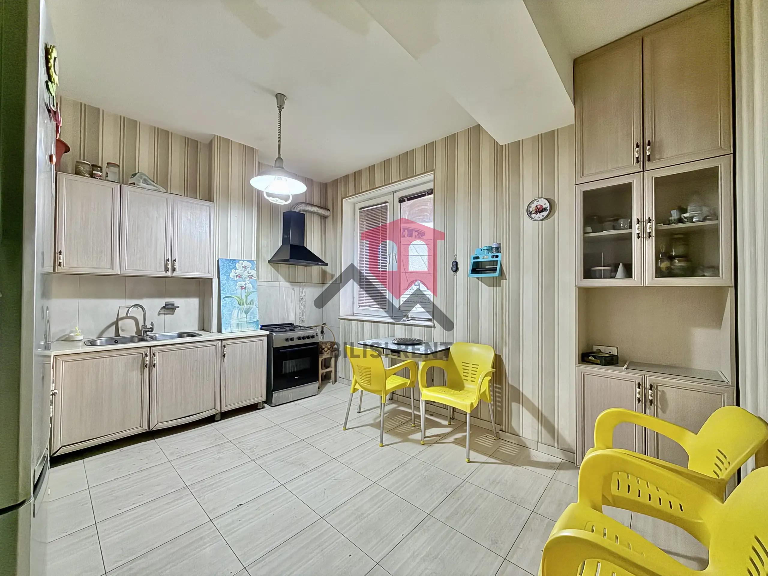 Spacious 3-Bedroom Apartment Near Sports Palace photo 8 of 8