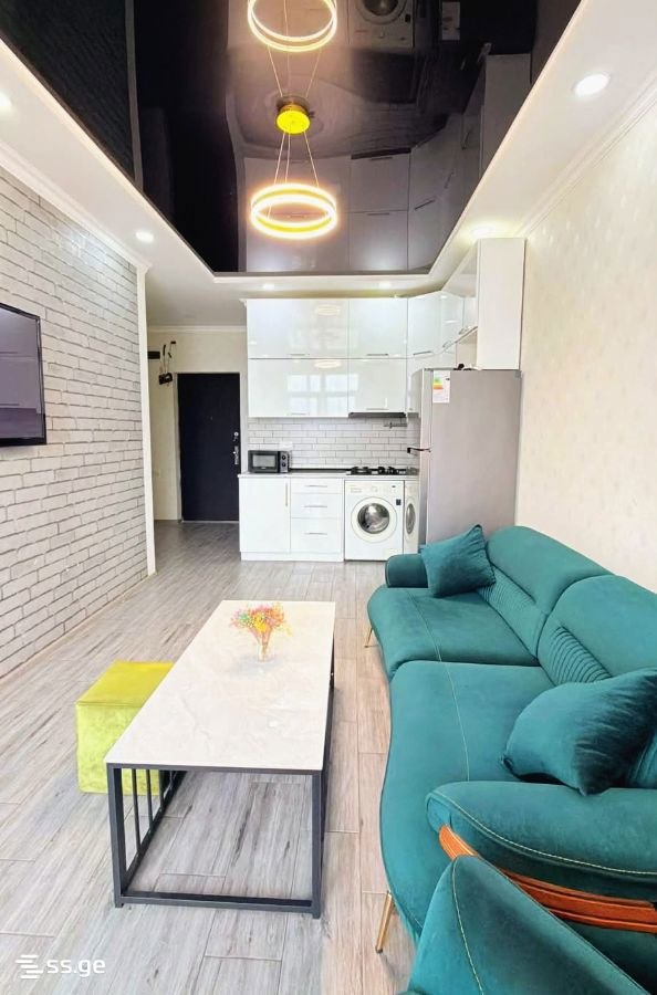 3-Room Apartment for Rent in Batumi photo 1 of 8