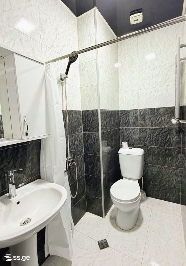 3-Room Apartment for Rent in Batumi photo 4 of 8