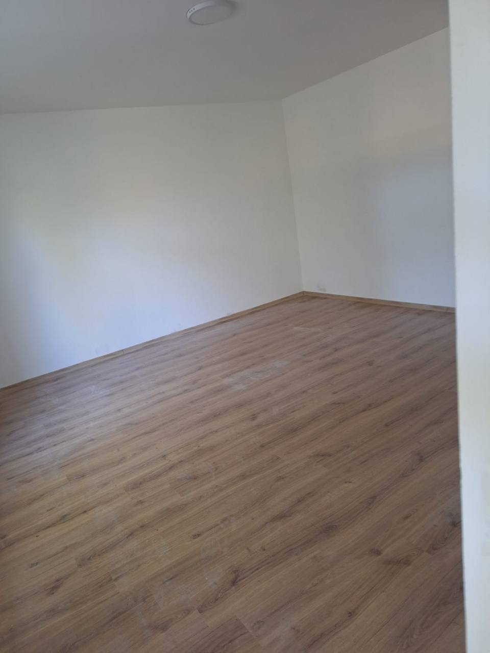 2-Bedroom Apartment in Dedinje photo 3 of 5