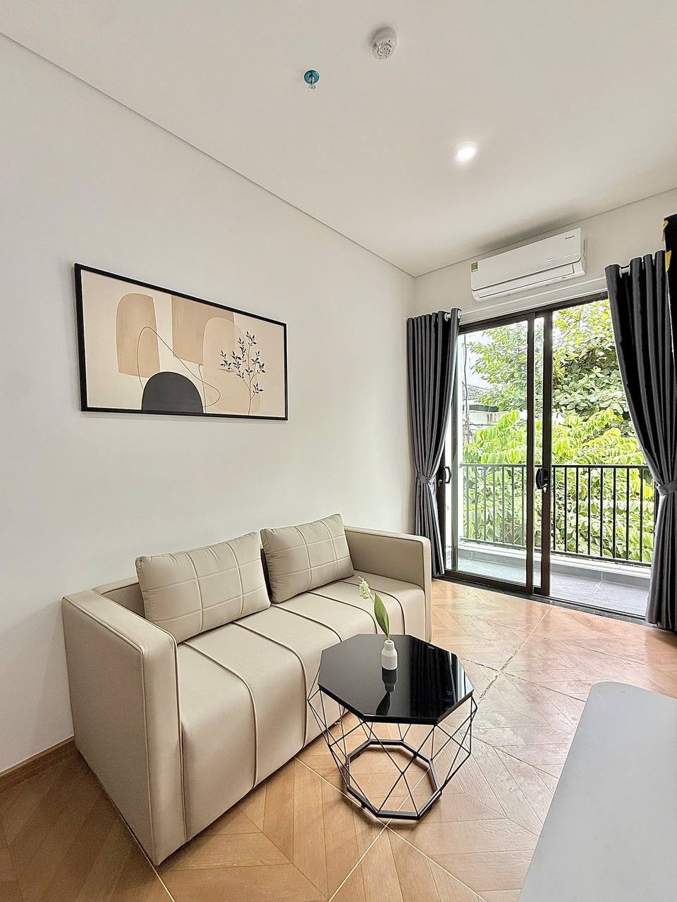 1-Bedroom Apartment in Son Tra photo 1 of 7