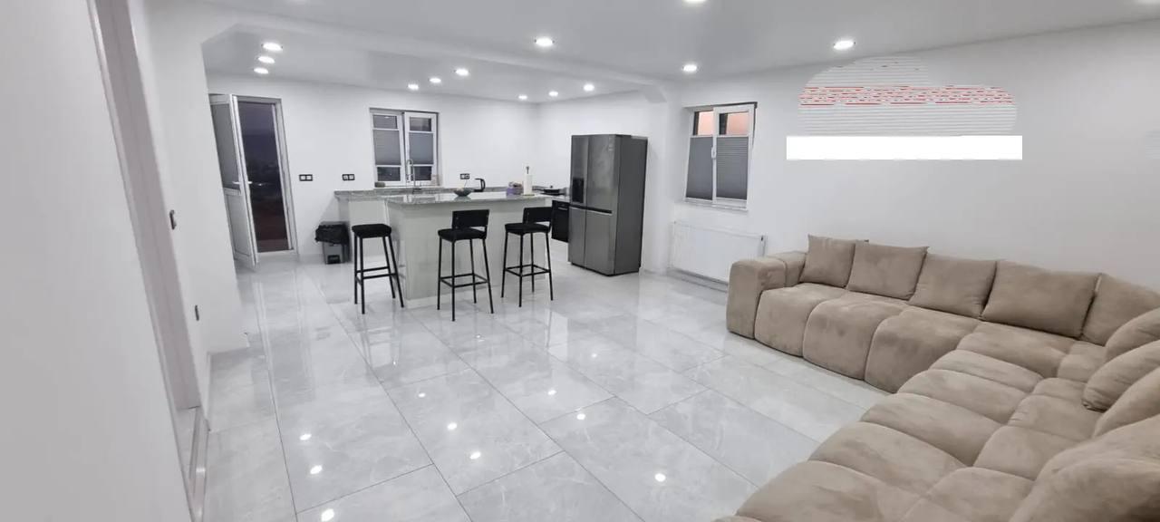 3-Bedroom House in Zagesi photo 3 of 8