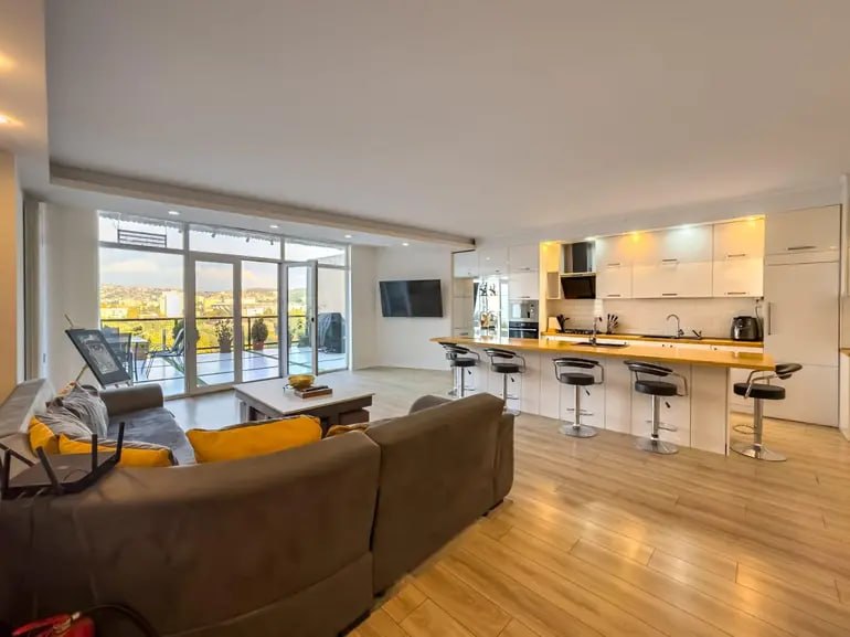 Spacious 2-Bedroom Apartment in Saburtalo photo 7 of 8