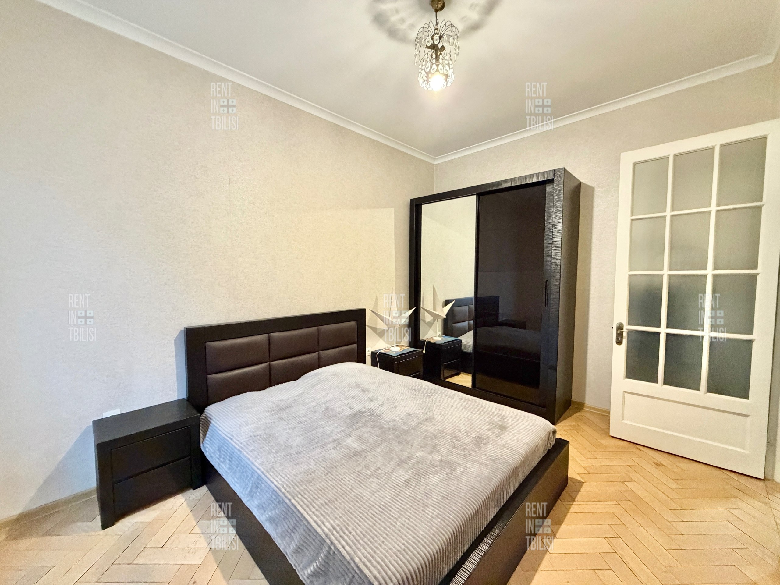 One-Bedroom Apartment in Vake photo 6 of 8