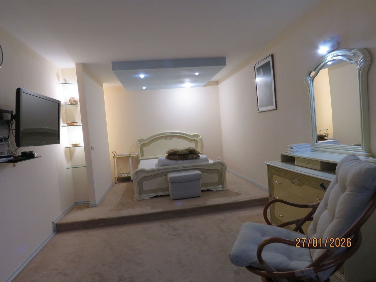 2-Bedroom Apartment for Rent in Botanica photo 1 of 8