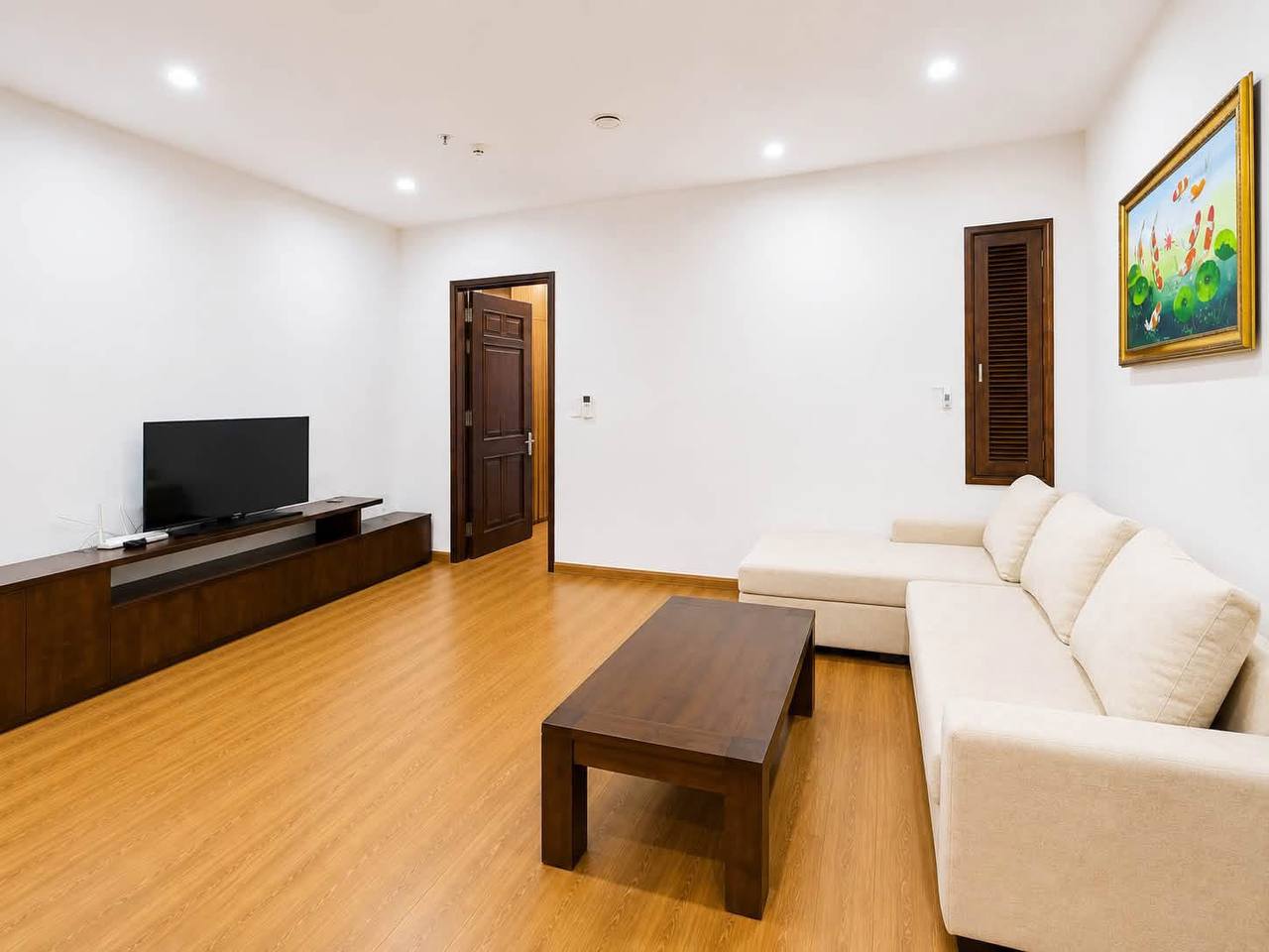 Spacious 1-Bedroom Apartment Near the Sea photo 5 of 5
