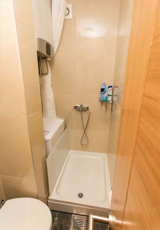 Furnished One-Bedroom Apartment in Stari Grad photo 5 of 8